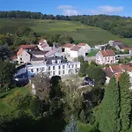 Hotel Logis & Restaurant Chateau De La Marjolaine