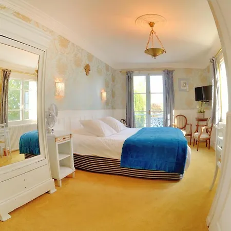 Chateau De La Marjolaine 3*