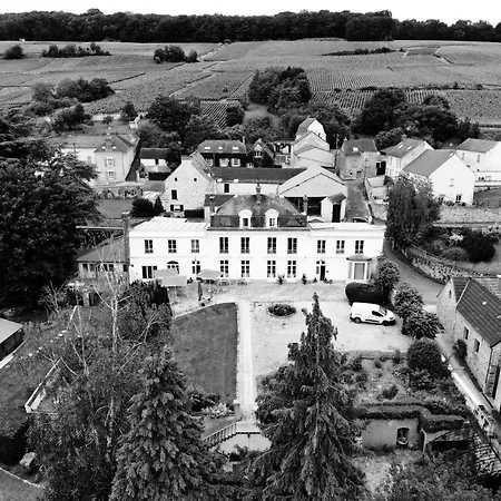 Hotel Logis Hôtel&restaurant Chateau De La Marjolaine Essomes-sur-Marne
