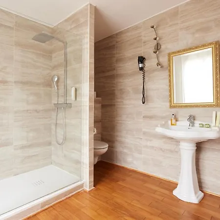 Chateau De La Marjolaine Hotel 3*