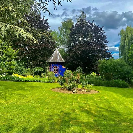 Chateau De La Marjolaine Hotel