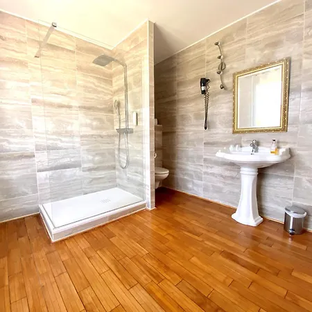 Chateau De La Marjolaine 3*