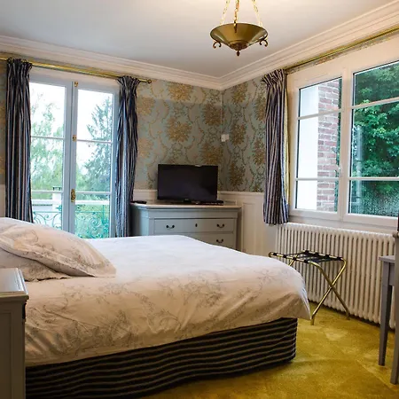 Chateau De La Marjolaine Hotel