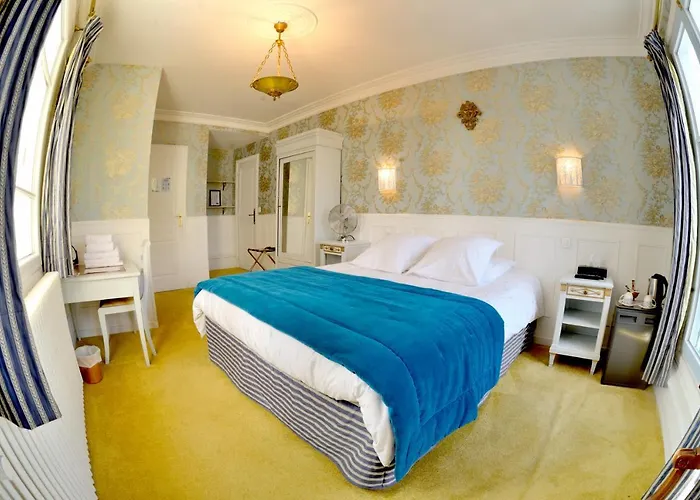 Chateau De La Marjolaine Hotel 3*