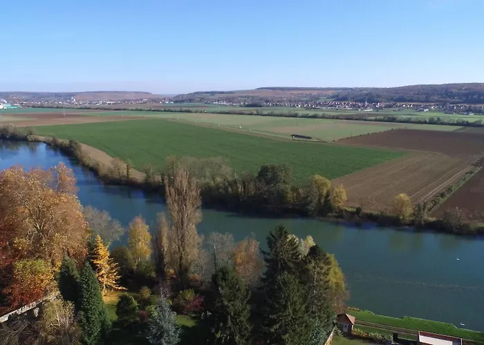 Chateau De La Marjolaine 3*